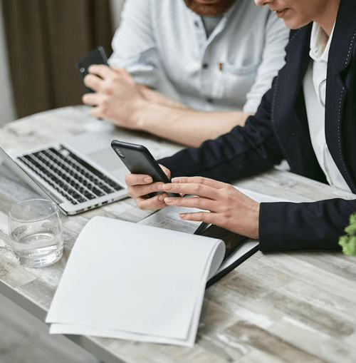 Intesa +365 Erix illustrazione del team di supporto